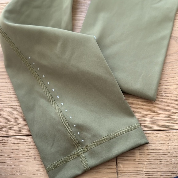 Lululemon Swift Speed High-Rise Crop 21"
Green 2022 W6CBKS Luxtreme 4 - Picture 12 of 12